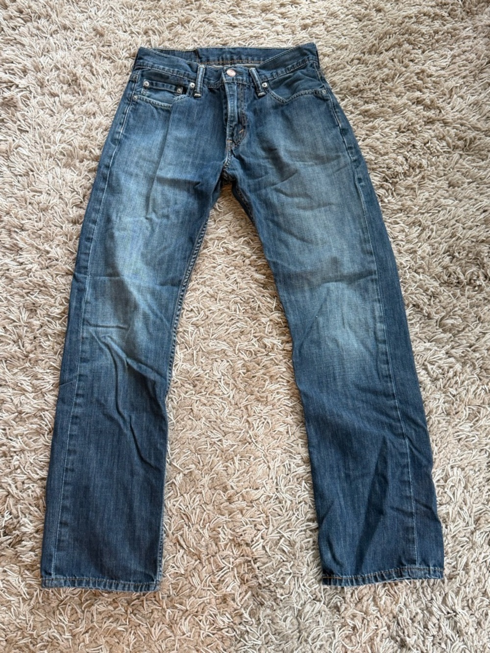 Levi's Women's Straight Leg Jeans in Faded Blue Denim